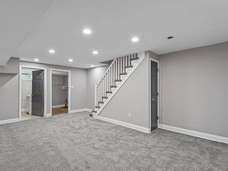 2817 Pelham Ave — Photo 21