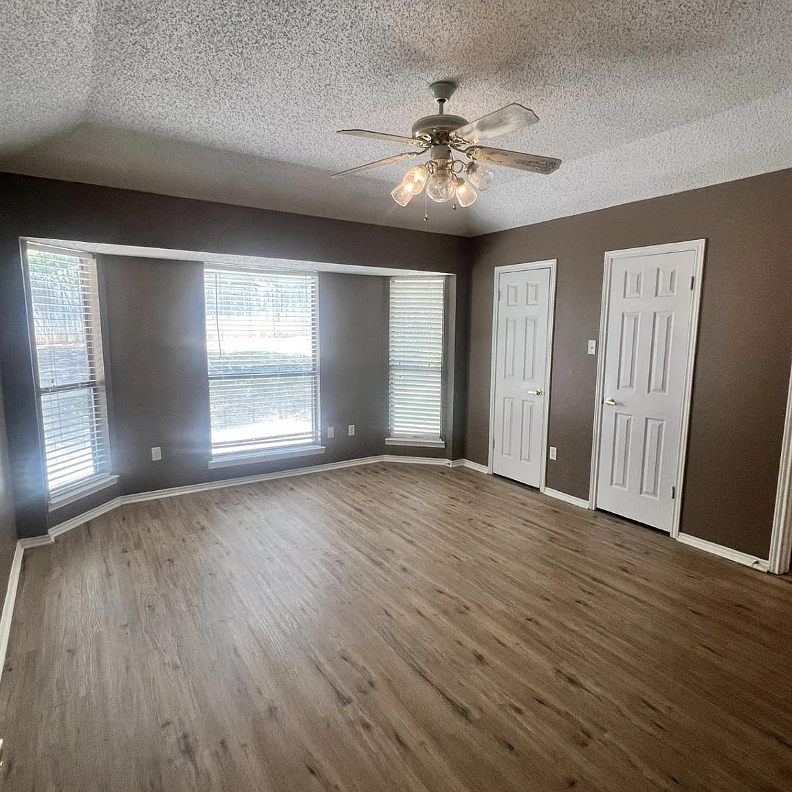 3 bed, 1434 sqft, $2,475 — Photo 2