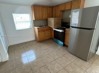 1455 NE 146th St #B, Miami, FL 33161