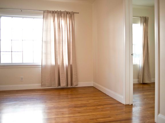 2nd image of 625 Kelton Ave