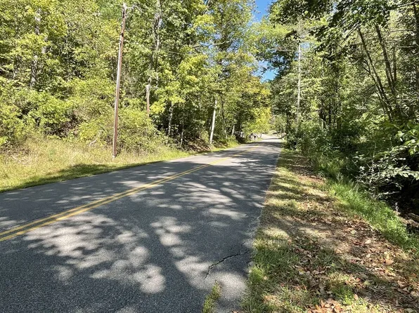 13522 Strouds Run Rd, Athens, OH 45701