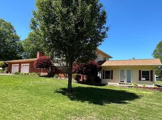 1114 Meadow Ln, Dexter, MO 63841