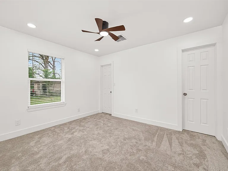 6615 W Montgomery Rd — Photo 17