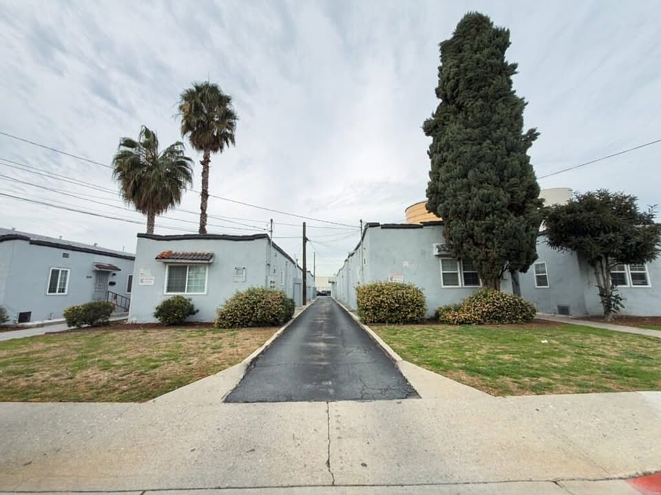 1st image of 5225 Maywood Ave #2