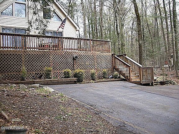 3rd image of 536 Northgate Rd