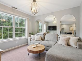 707 Gazebo Cir UNIT 707, Reading, MA 01867