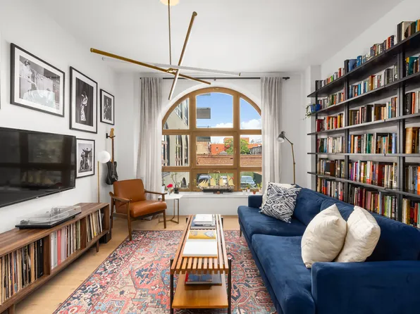 229 9th Street image 4 of 11