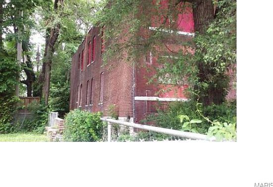 2nd image of 4919-4921 Maple Ave