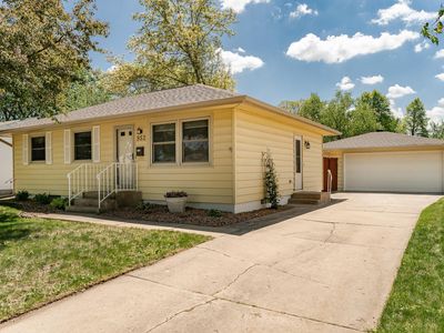 952 16 1/4 St SE, Rochester, MN, 55904