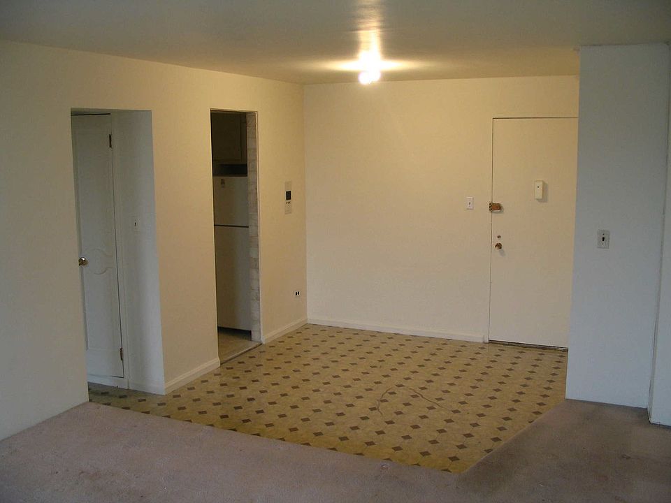 1st image of 3205 Newtown Ave APT 2B