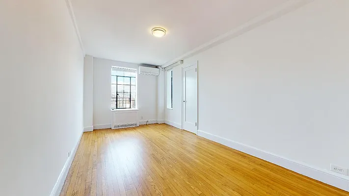 Rented by Bond New York | media 26