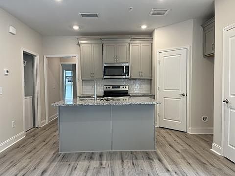 1st image of 1021 Vida Way