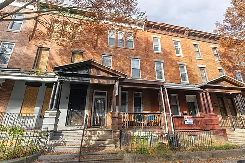 2252 N Park Ave #1 Photo 1