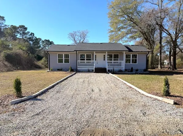 811 Anne Street, Laurinburg, NC 28352