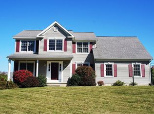 17 Rose Ln, Rensselaer, NY 12144