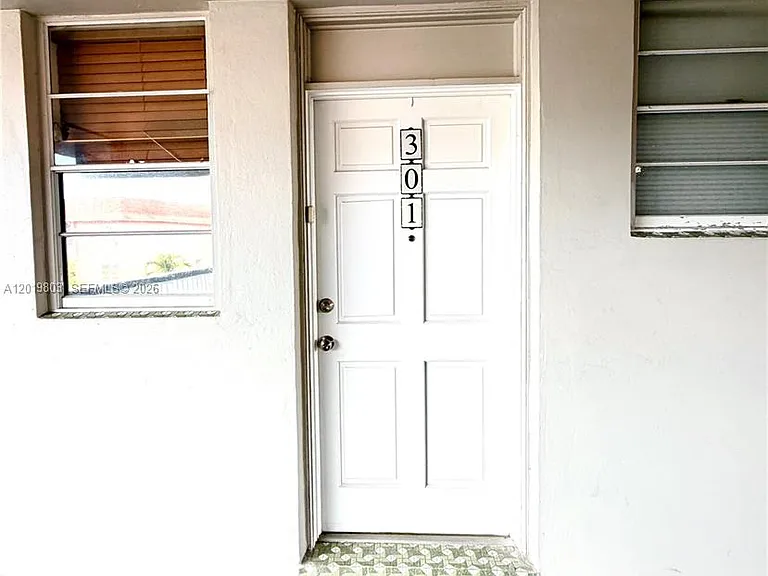18601 NE 14th Ave #301 — Photo 7