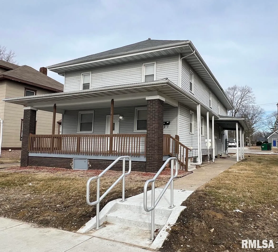 308 W Adams St photo 1