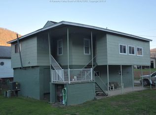 17 128th St, Marmet, WV 25315