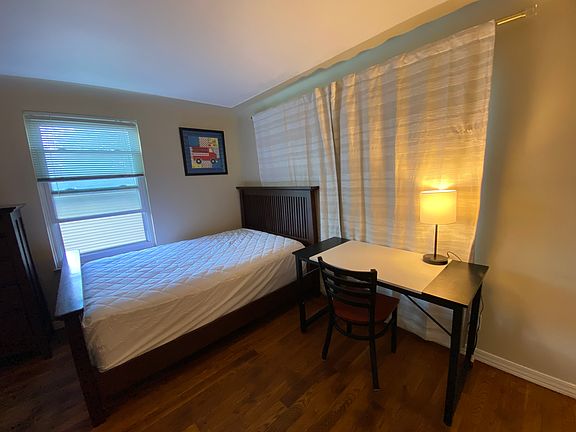 2nd image of 1105 E Maple Rd #2