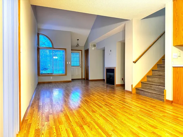 10744 Tamarack Cir NW, Coon Rapids, MN 55433