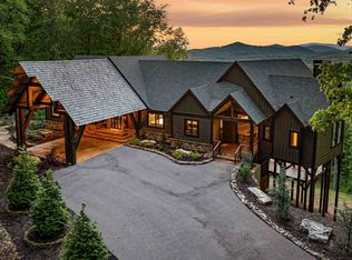 348 Round Top Rd, Mineral Bluff, GA 30559