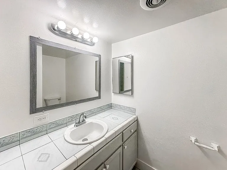 410 Colorado Ave #C — Photo 15