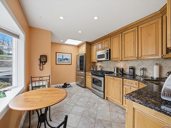 2nd image of 30 Keystone Road