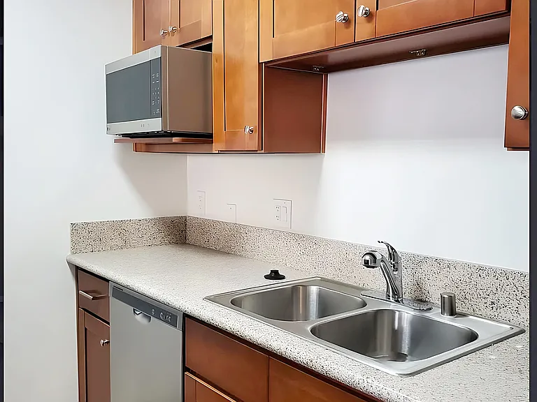 2025 Sepulveda Blvd #7 — Photo 8
