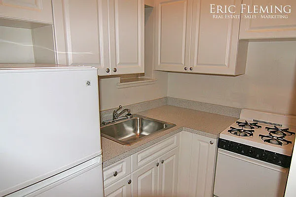 Rented by City Connections Realty | media 64