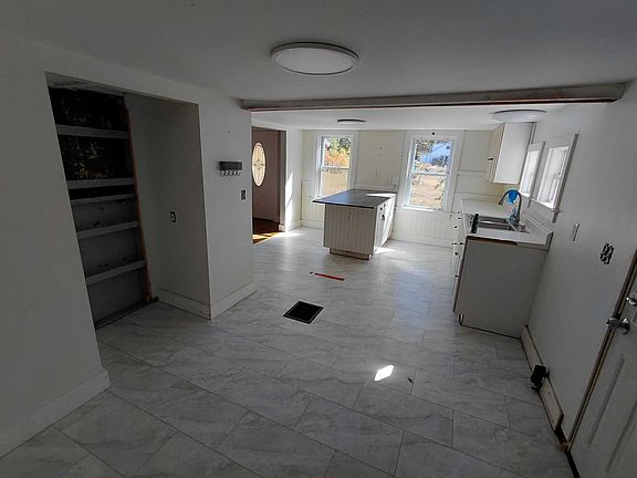 4th image of 3 Pine Dr