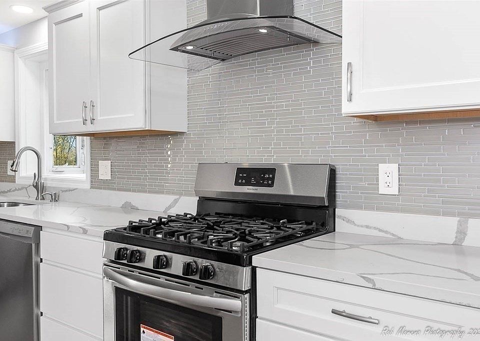 1st image of 50 Longfellow Dr