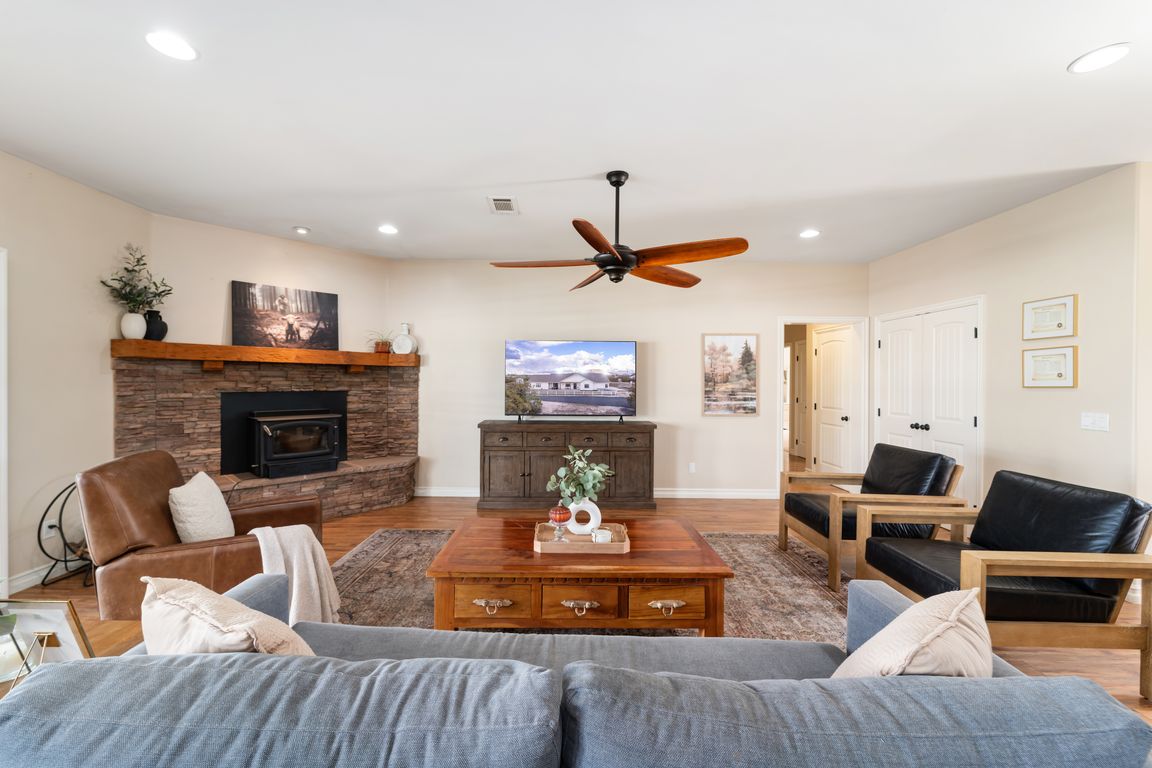 next background image