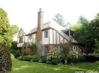 214 Stewart Ave, Garden City, NY 11530