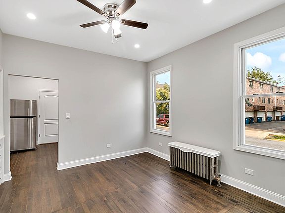 2nd image of 1108 Des Plaines Ave Unit 1