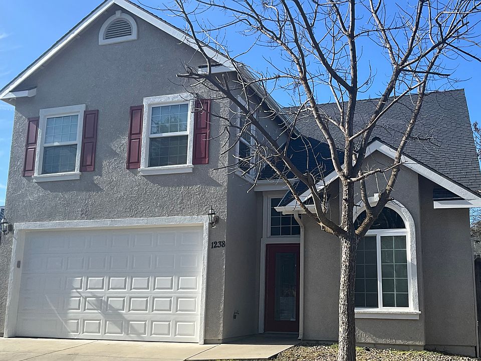 Front view of property located in downtown Paso Robles