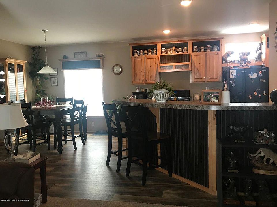 2nd image of 299 Hillary Ln