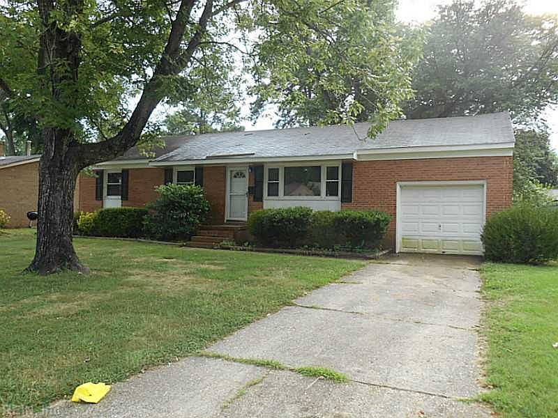 1st image of 214 Hensley Dr