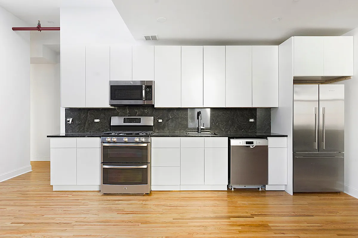 Building Photo - 281 Grand St #2R