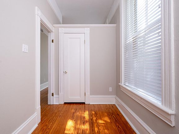 5th image of 1002 Cumberland St APT A
