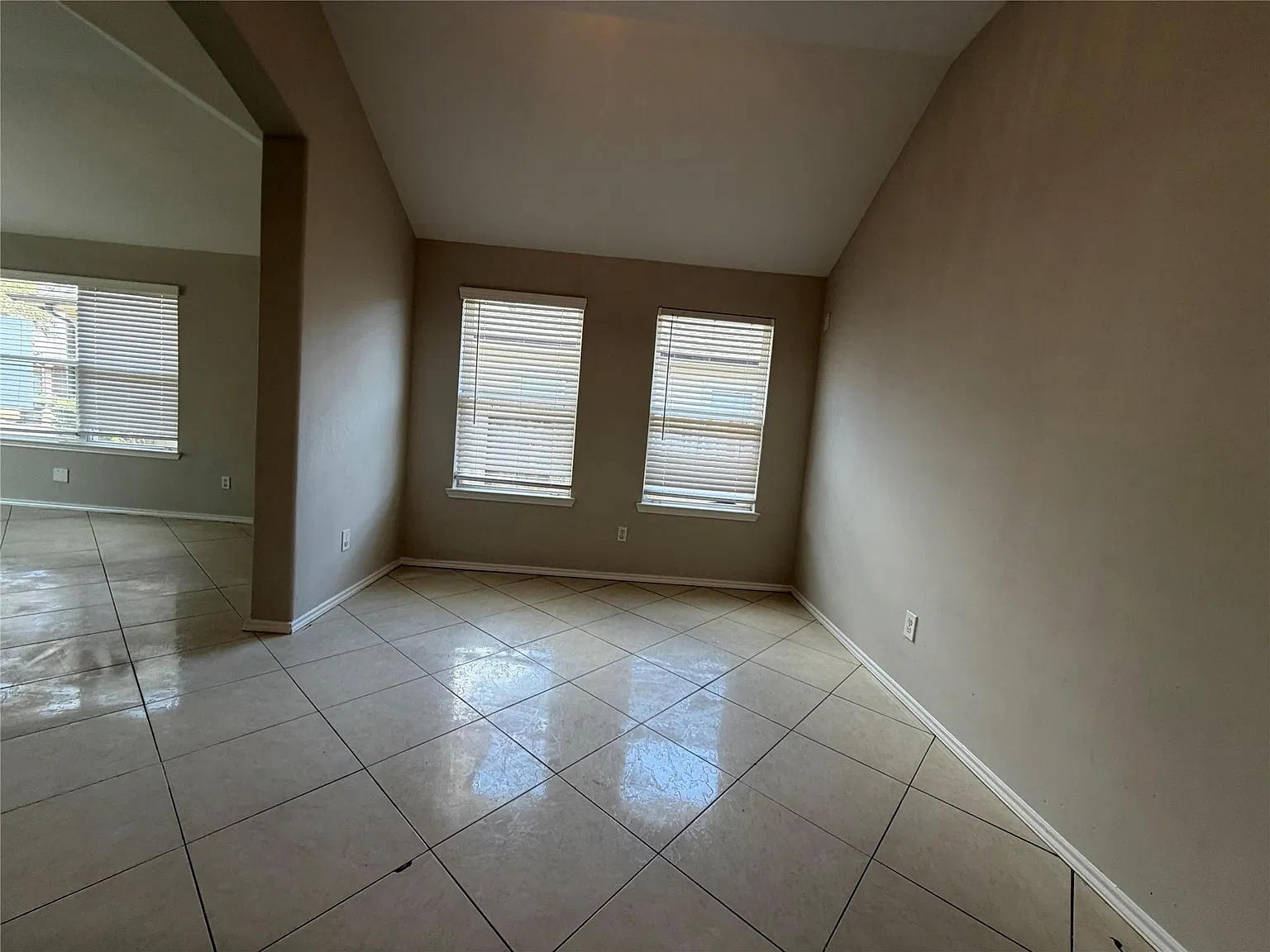 3 bed, 2.0 bath, 1518 sqft, $1,775 — Photo 4