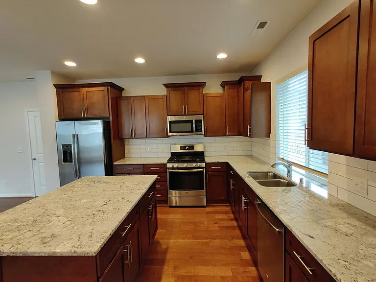 4437 Riverfront Blvd — Photo 6