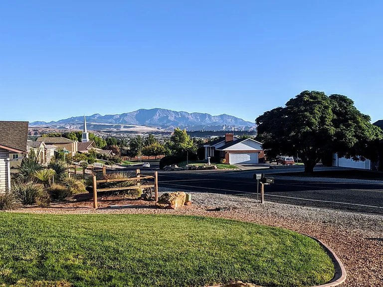 Morning view in front yard!