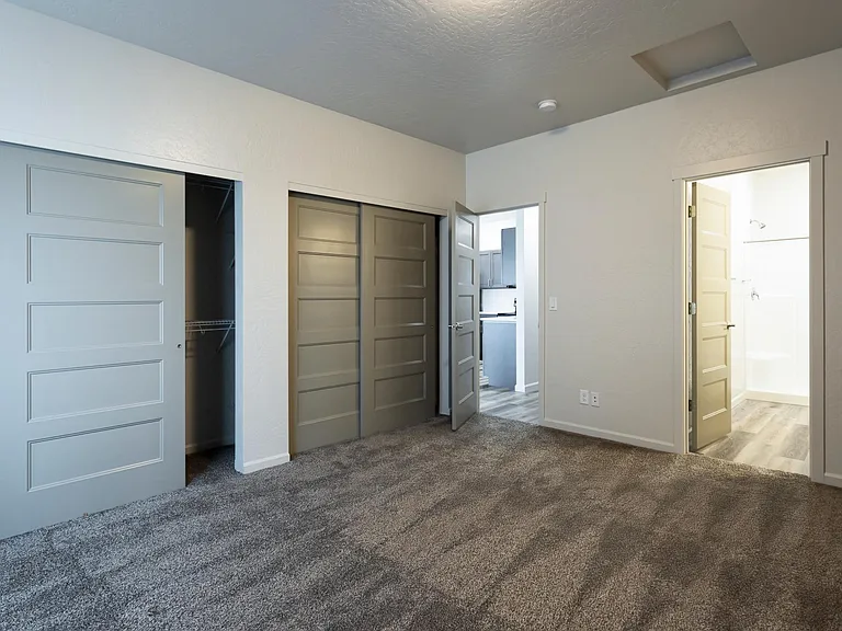 1456 sqft - Master Bedroom