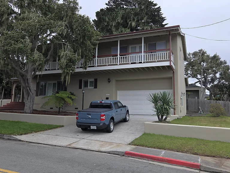 901 Filmore St — Photo 1
