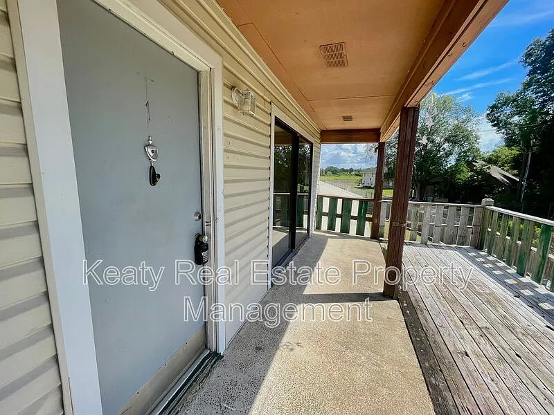 2 bed, 2.0 bath, 1000 sqft, $950 — Photo 2