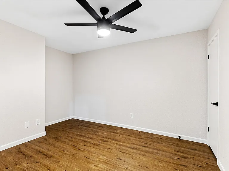 924 Simon Dr — Photo 18