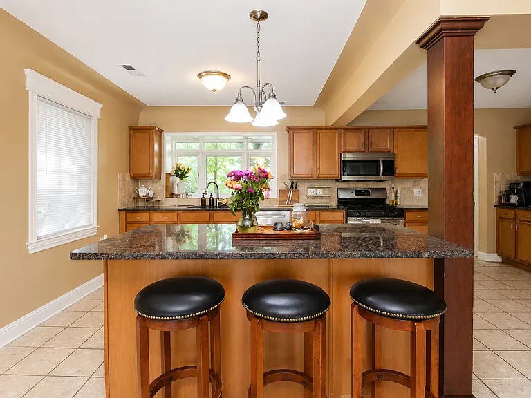4156 Lamont Dr — Photo 11