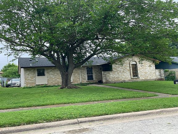 3rd image of 1326 Aldenwood Dr