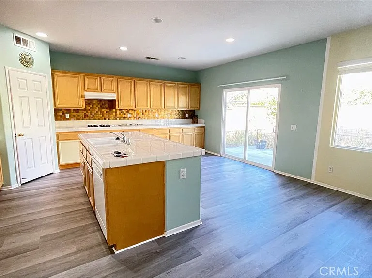 6521 Thistledown St — Photo 9