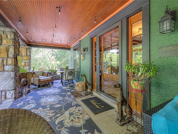 5th image of 3801 Campbell St